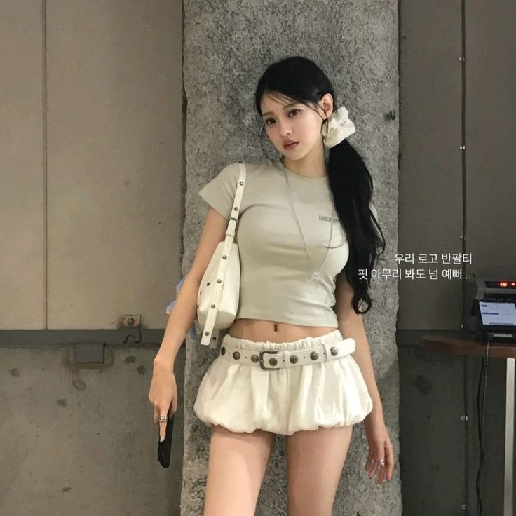 Tips để diện micro skirt tự tin hơn. Ảnh: internet.