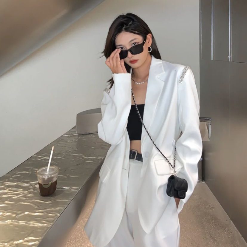 Vest nữ - quần âu. Ảnh: internet.