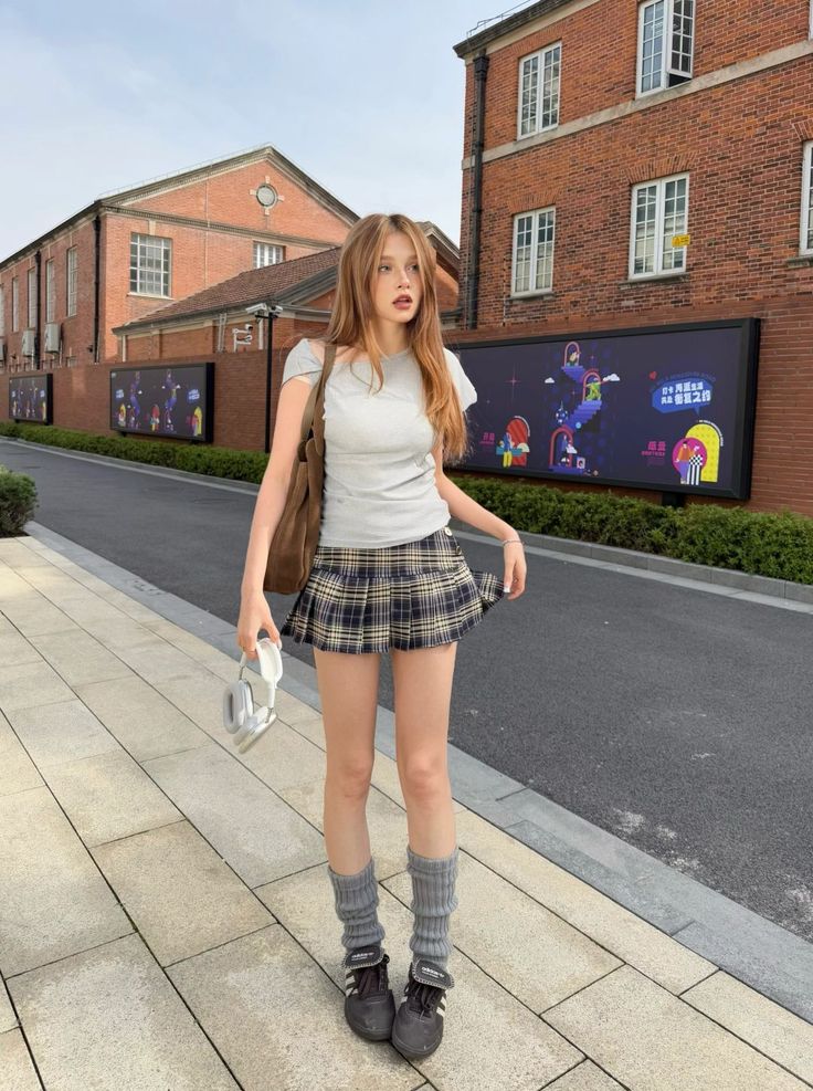 Không thể phủ nhận rằng micro skirt mang lại cho phái đẹp những giá trị thời trang đặc biệt. Ảnh: internet.