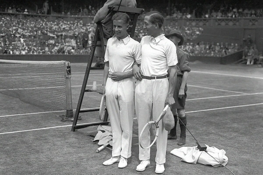 Ảnh: Getty Images - Phong là gì? Cách phối áo polo nam chuẩn Preppy như các "nam thần" quốc tế