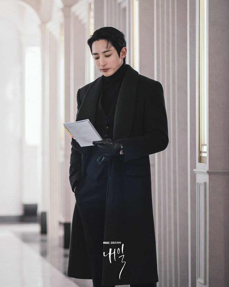 Lee Soo Hyuk trong phim Tomorrow - 5 thần chết "hớp hồn" khán giả trong loạt phim Hàn với phong cách all-black lịch lãm, ma mị