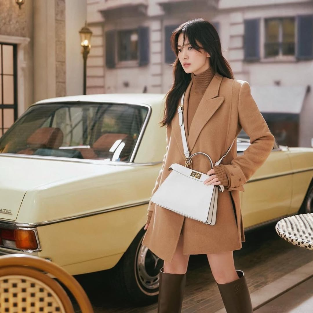 Song Hye Kyo cùng những bản phối màu trung tính đúng chuẩn quý cô thanh lịch
