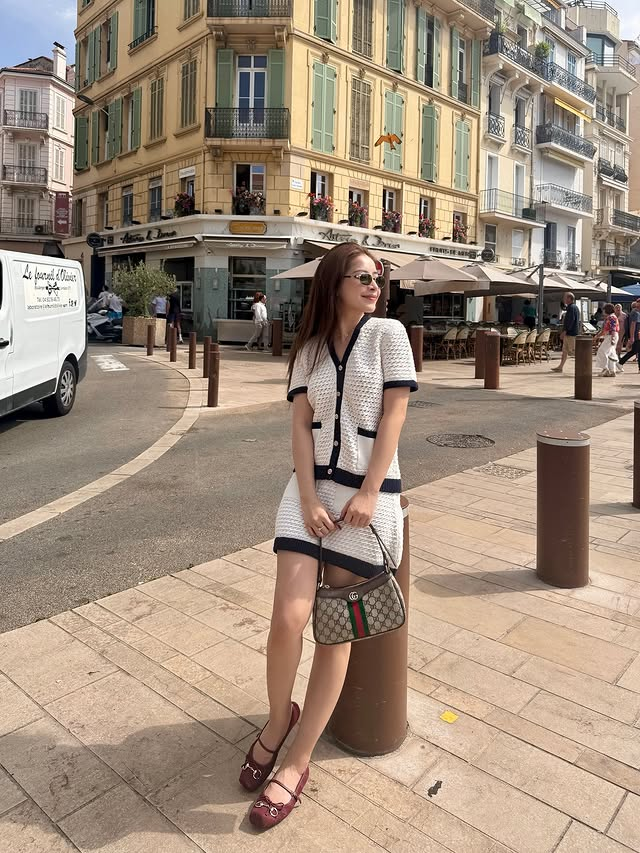 4 kiểu áo mùa thu chuẩn xu hướng năm nay để phối cùng quần jeans