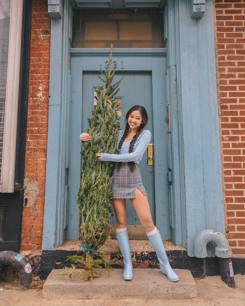 Ảnh: @waikeezy - Tổng hợp gợi ý phối đồ dáng tam giác ngược từ sao quốc tế