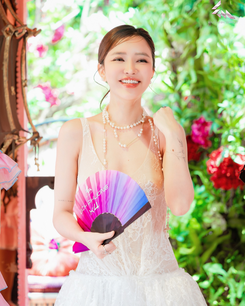 "Em Xinh" Bích Phương mách bạn các bản phối hàng ngày đơn giản mà vẫn rất "xinh iu"