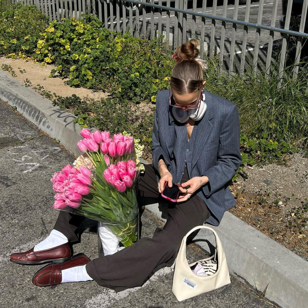 Cách phối quần ống rộng giúp nàng sành điệu và thanh lịch nơi công sở như fashionista