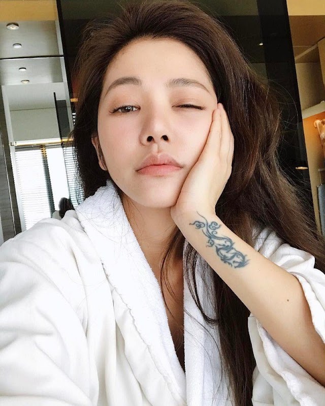 Nhìn những hình ảnh này, không ai nghĩ Lure Hsu đã chạm ngưỡng 50 tuổi. Ảnh: internet.