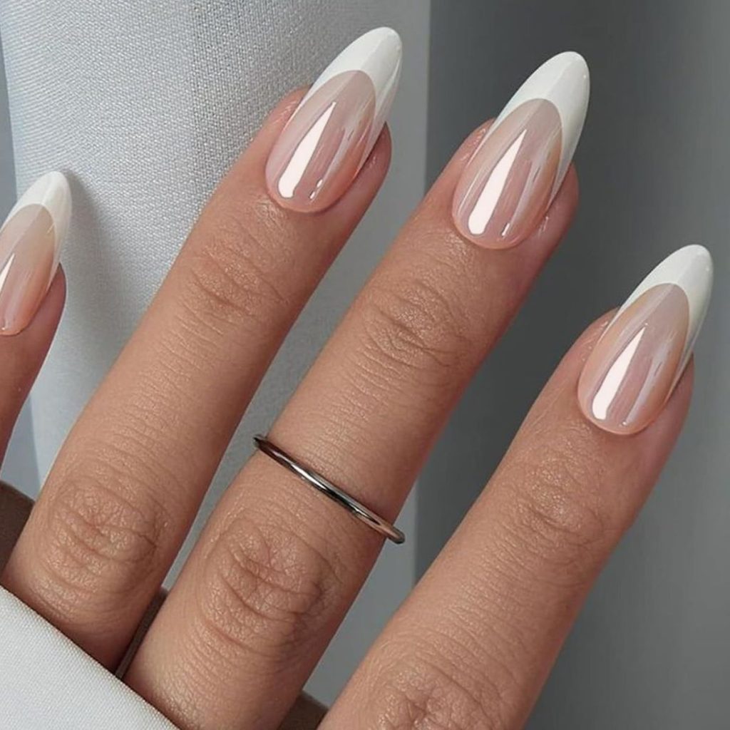 Chrome nails – hiệu ứng tráng gương sang chảnh. Ảnh: internet.
