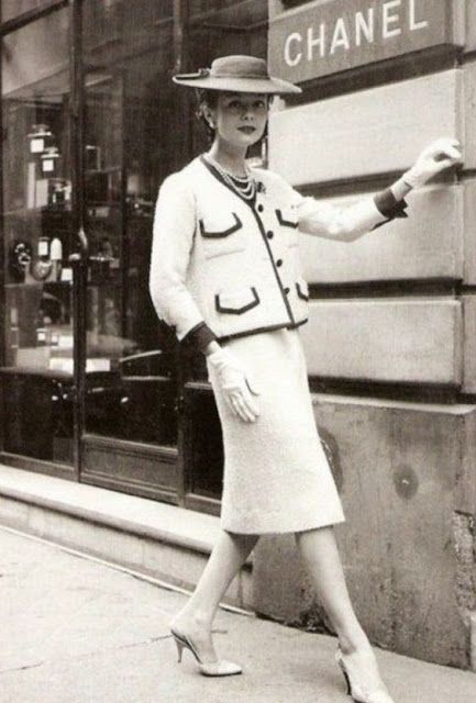Thương hiệu Coco Chanel đưa tweed vào thiết kế dành cho phụ nữ. Ảnh: internet.