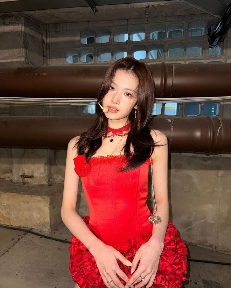 Sana không chỉ là idol nổi tiếng, mà còn là fashion icon truyền cảm hứng cho giới trẻ châu Á. Ảnh: internet.