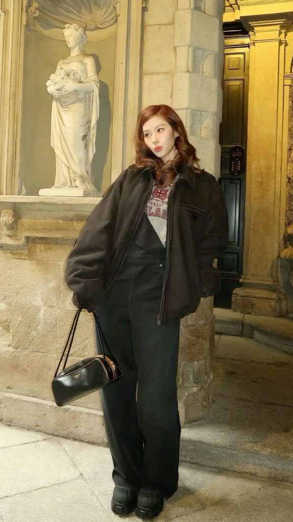 Sana không chỉ là idol nổi tiếng, mà còn là fashion icon truyền cảm hứng cho giới trẻ châu Á. Ảnh: internet.