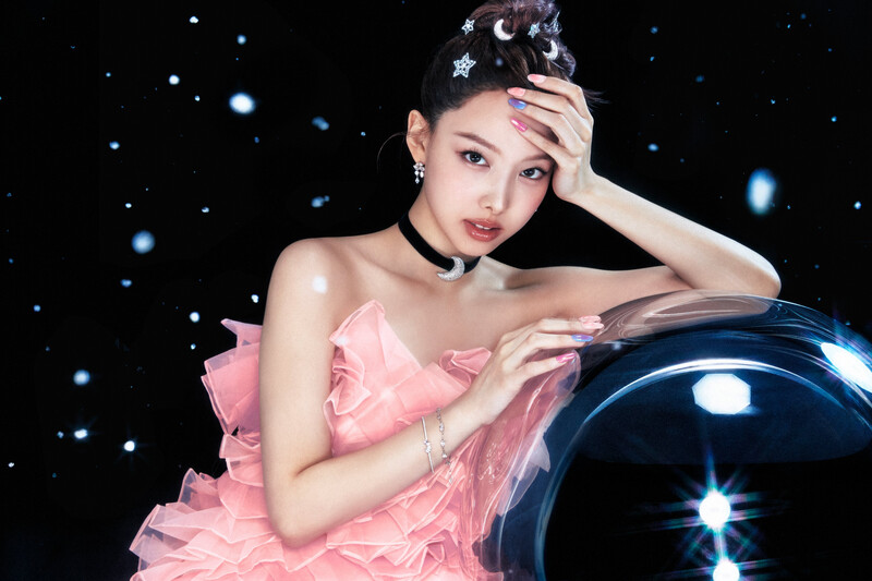 Nayeon x SWAROVSKI. Ảnh: SWAROVSKI