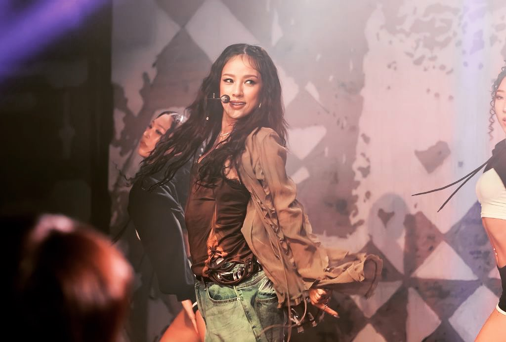 Tinh thần thời trang Boho-chic tự do nhưng vẫn tinh tế khó bì của nữ thần Lee Hyori