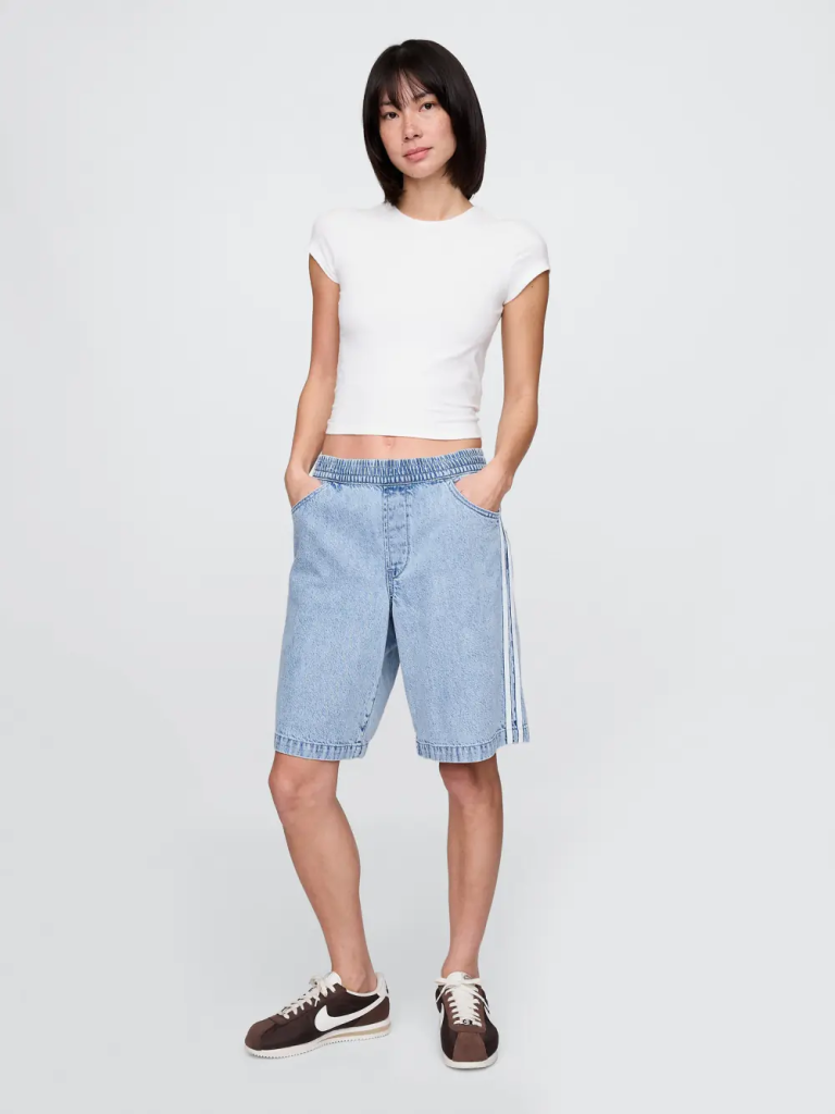 GAP Quần Shorts Jean Nữ
