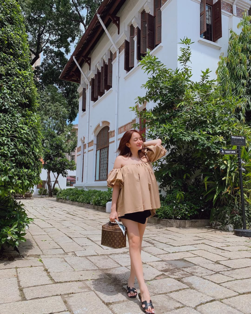 "Nữ tiếp viên hàng không 1m50" Kaity Nguyễn cùng gu thời trang đời thường hack dáng cực đỉnh