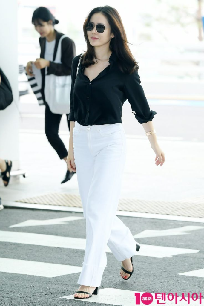Thời trang sân bay thanh lịch đáng học hỏi của quý cô Son Ye Jin