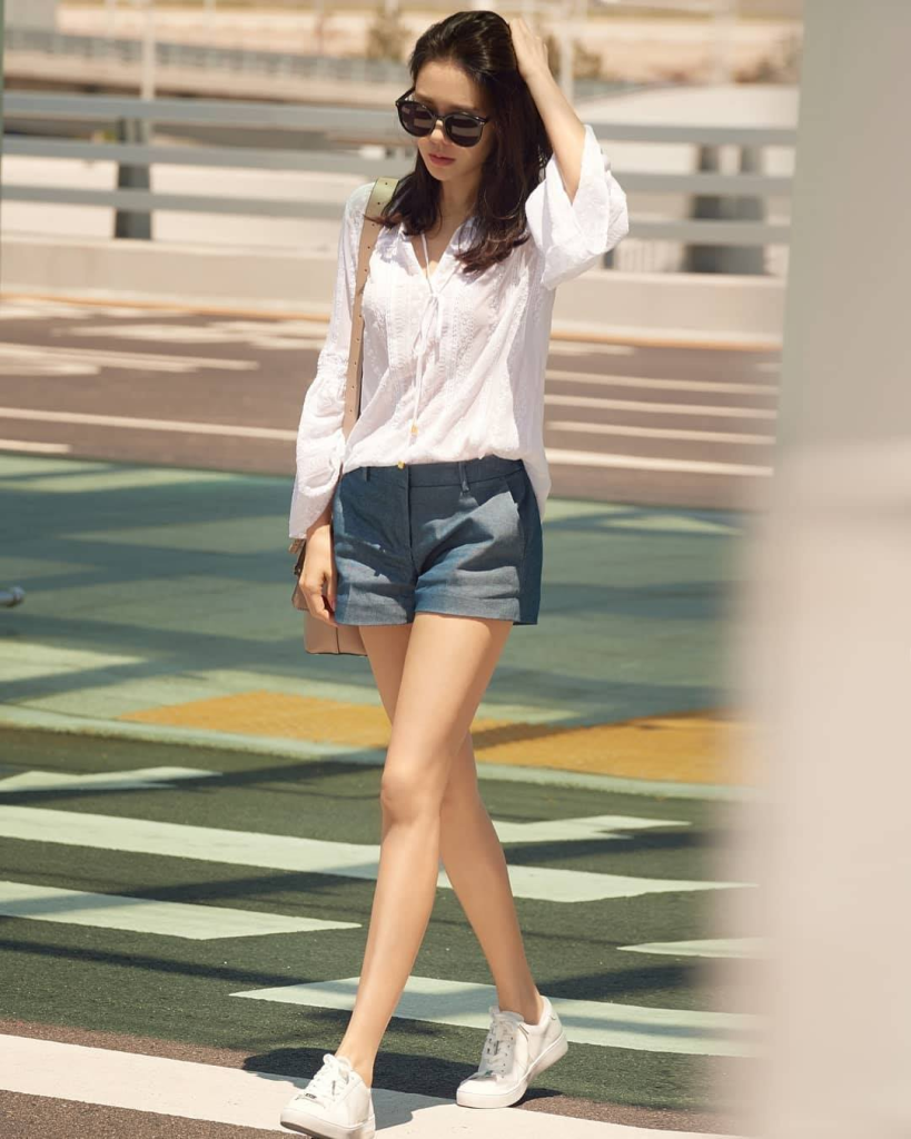 Thời trang sân bay thanh lịch đáng học hỏi của quý cô Son Ye Jin
