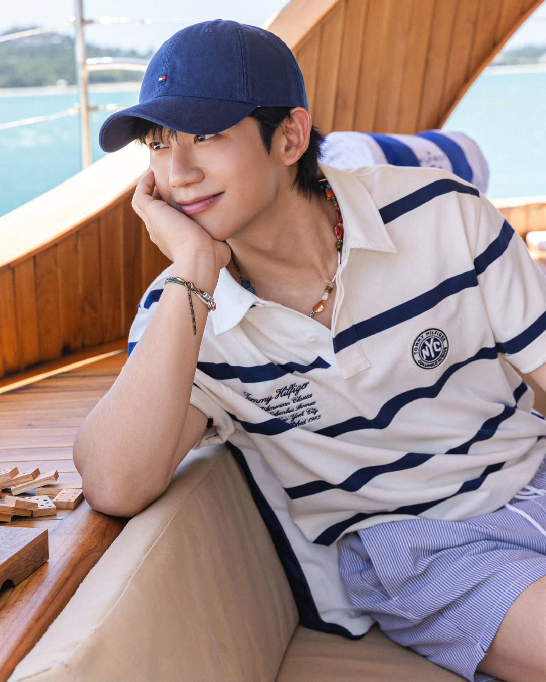 Ngắm nhìn loạt ảnh đốn tim của Jung Hae In hợp tác cùng Tommy Hilfiger
