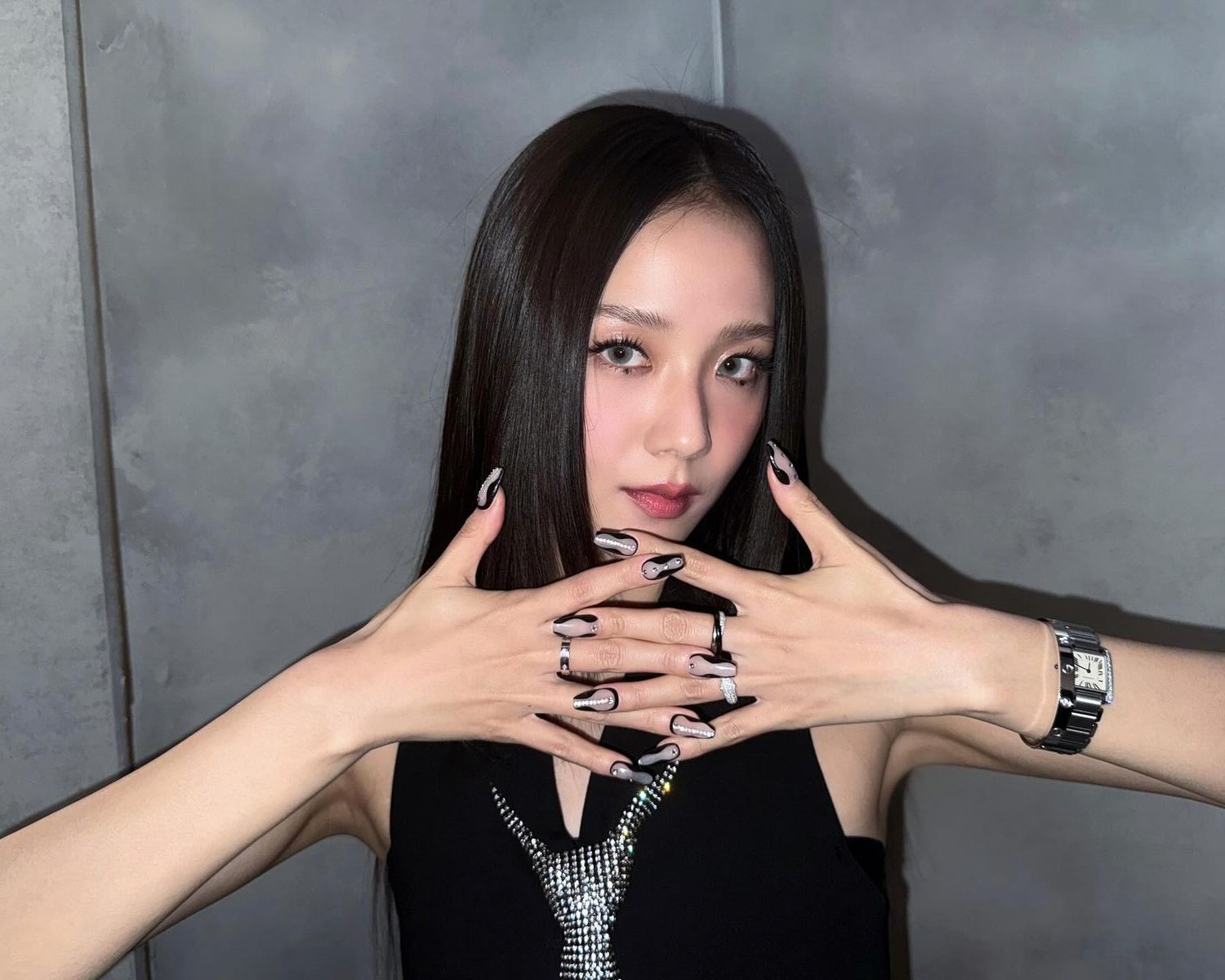 Jisoo là gương mặt đại diện của nhiều hãng thời trang, trang sức nổi tiếng. Ảnh: instagram @sooyaa__.
