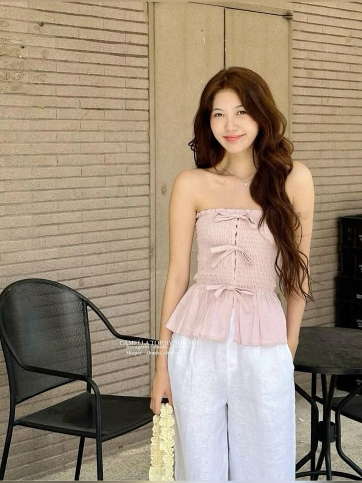 Thiết kế mềm mại giúp tôn lên vòng eo của các chị em. Ảnh: internet.