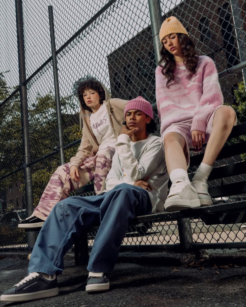 Streetwear là nơi cá tính gặp gỡ sự thoải mái – năng lượng tự tin toát lên từ từng chi tiết trang phục. Ảnh: ACFC.