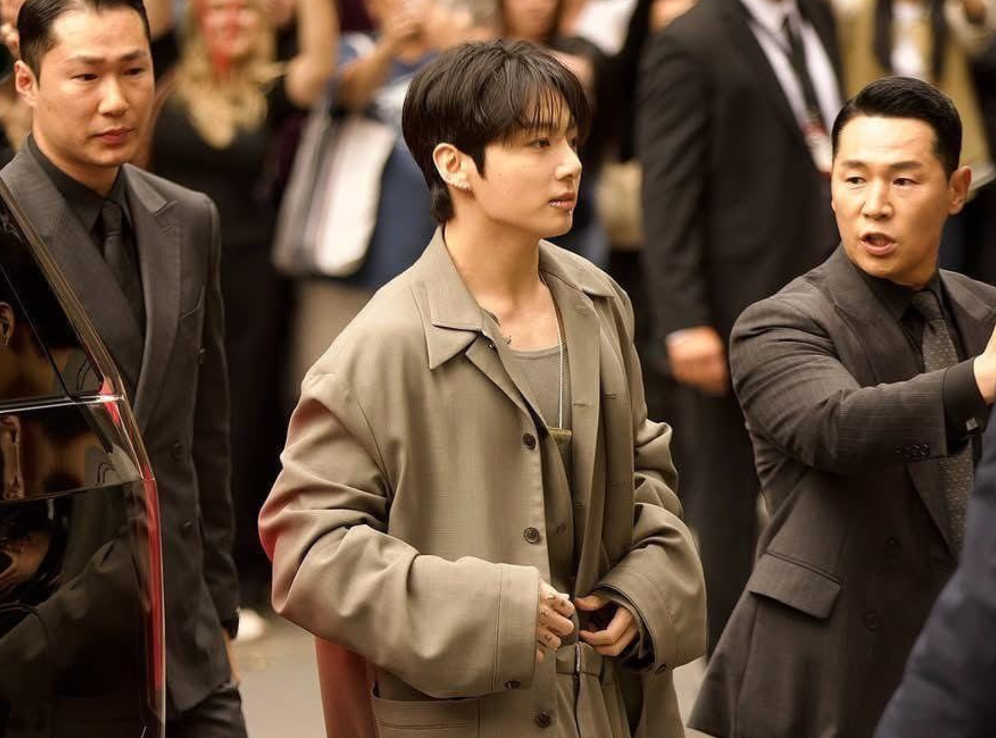 Jung Kook (BTS) bùng nổ visual tại show Calvin Klein ở New York