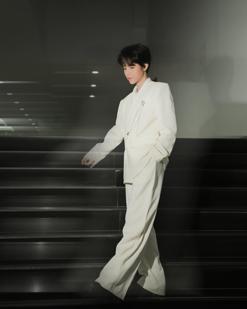 Học "Anh Trai Say Hi" Vũ Cát Tường phối đồ unisex tối giản, sang trọng