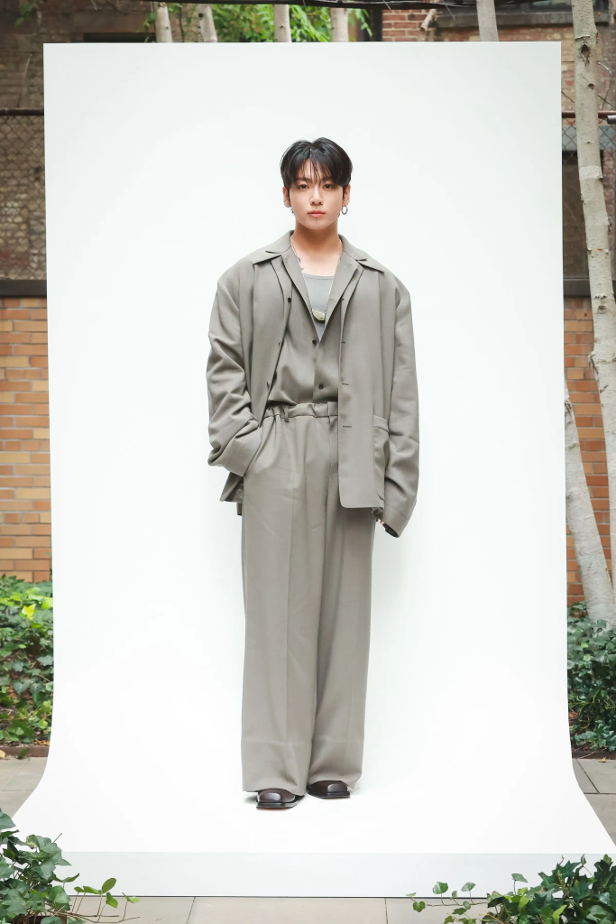 Jung Kook (BTS) bùng nổ visual tại show diễn Calvin Klein ở New York