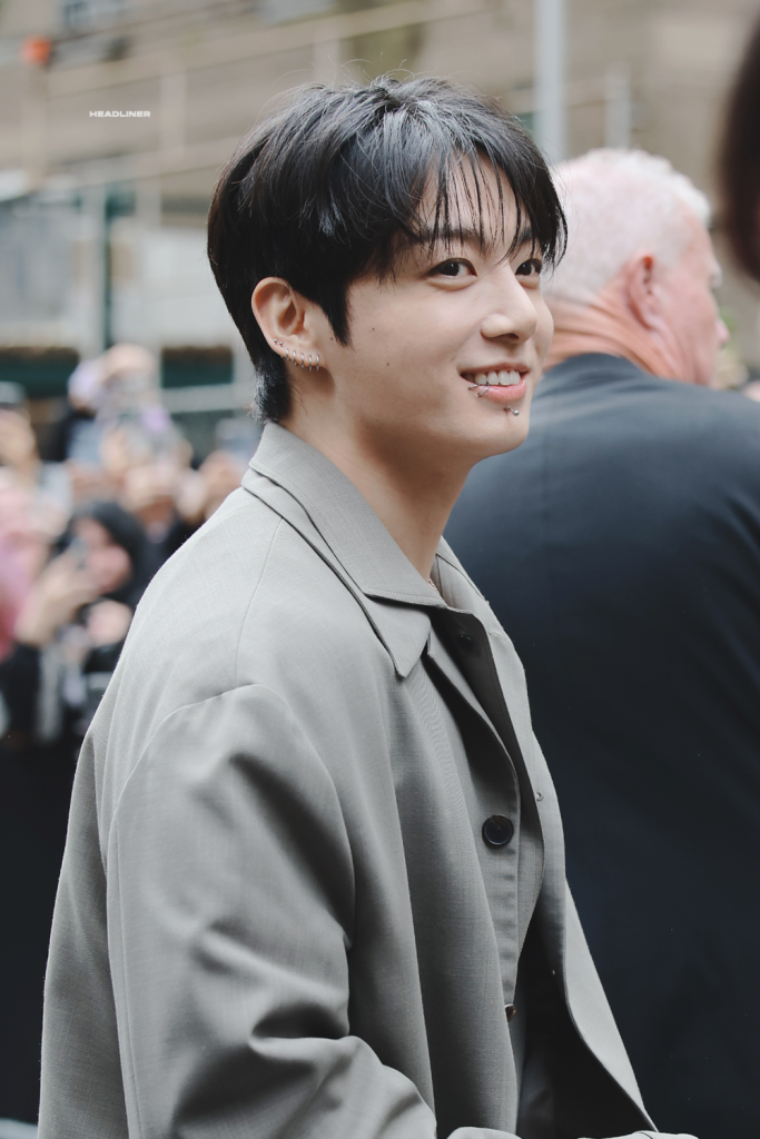 Jung Kook (BTS) bùng nổ visual tại show diễn Calvin Klein ở New York