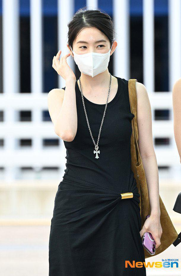 Thời trang sân bay của Irene chính là "sách mẫu" phối đồ streetstyle chuẩn xu hướng