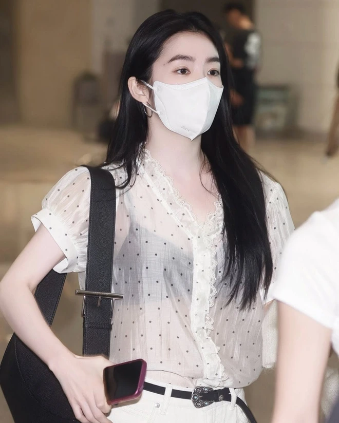 Thời trang sân bay của Irene chính là "sách mẫu" phối đồ streetstyle chuẩn xu hướng