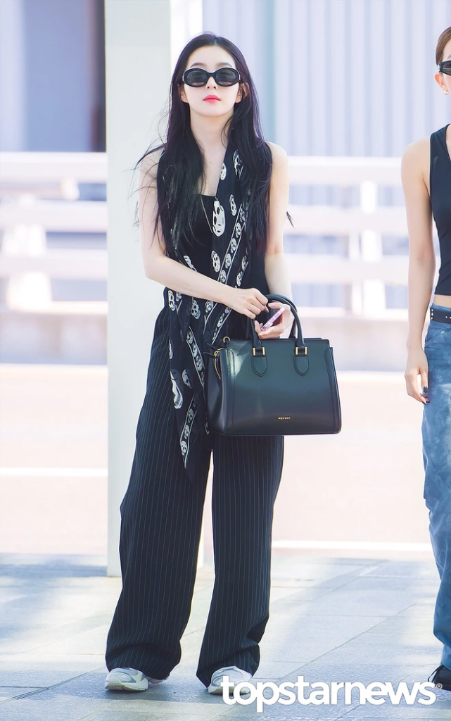 Thời trang sân bay của Irene chính là "sách mẫu" phối đồ streetstyle chuẩn xu hướng