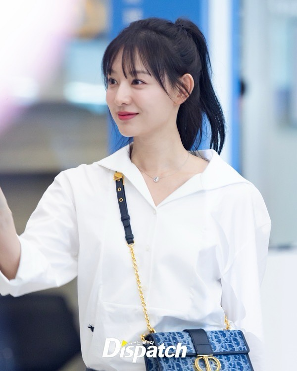 Những lần Kim Ji Won diện áo sơ mi đơn giản vẫn đủ gây thương nhớ