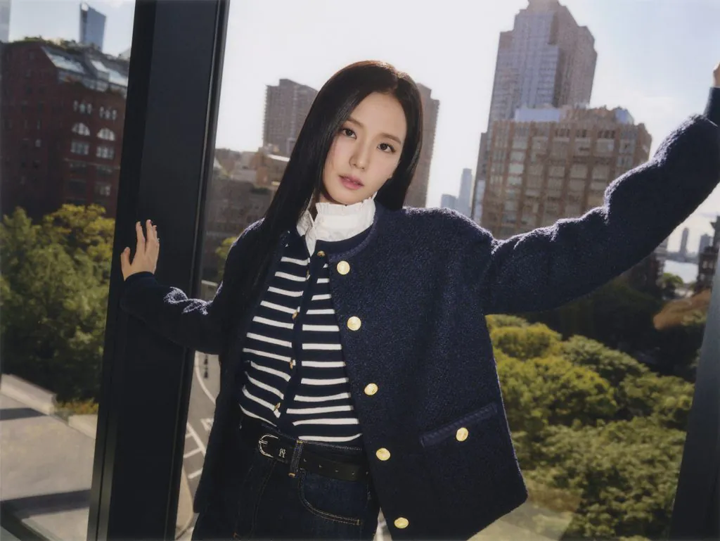 JISOO (BLACKPINK) và cẩm nang thời trang thu đông cực xinh, dễ ứng dụng