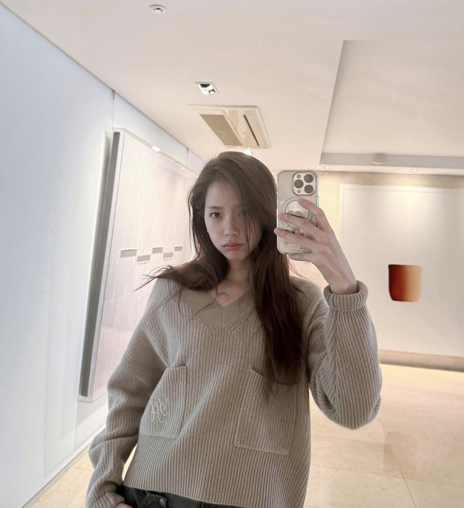 JISOO (BLACKPINK) và cẩm nang thời trang thu đông cực xinh, dễ ứng dụng