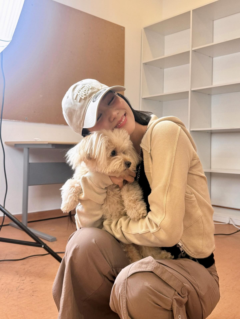 JISOO (BLACKPINK) và cẩm nang thời trang thu đông cực xinh, dễ ứng dụng