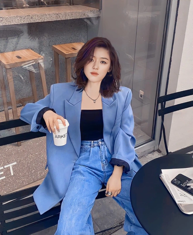 Học hội "tình đầu quốc dân" Hàn diện blazer đệm vai đẹp sang đáng ngưỡng mộ