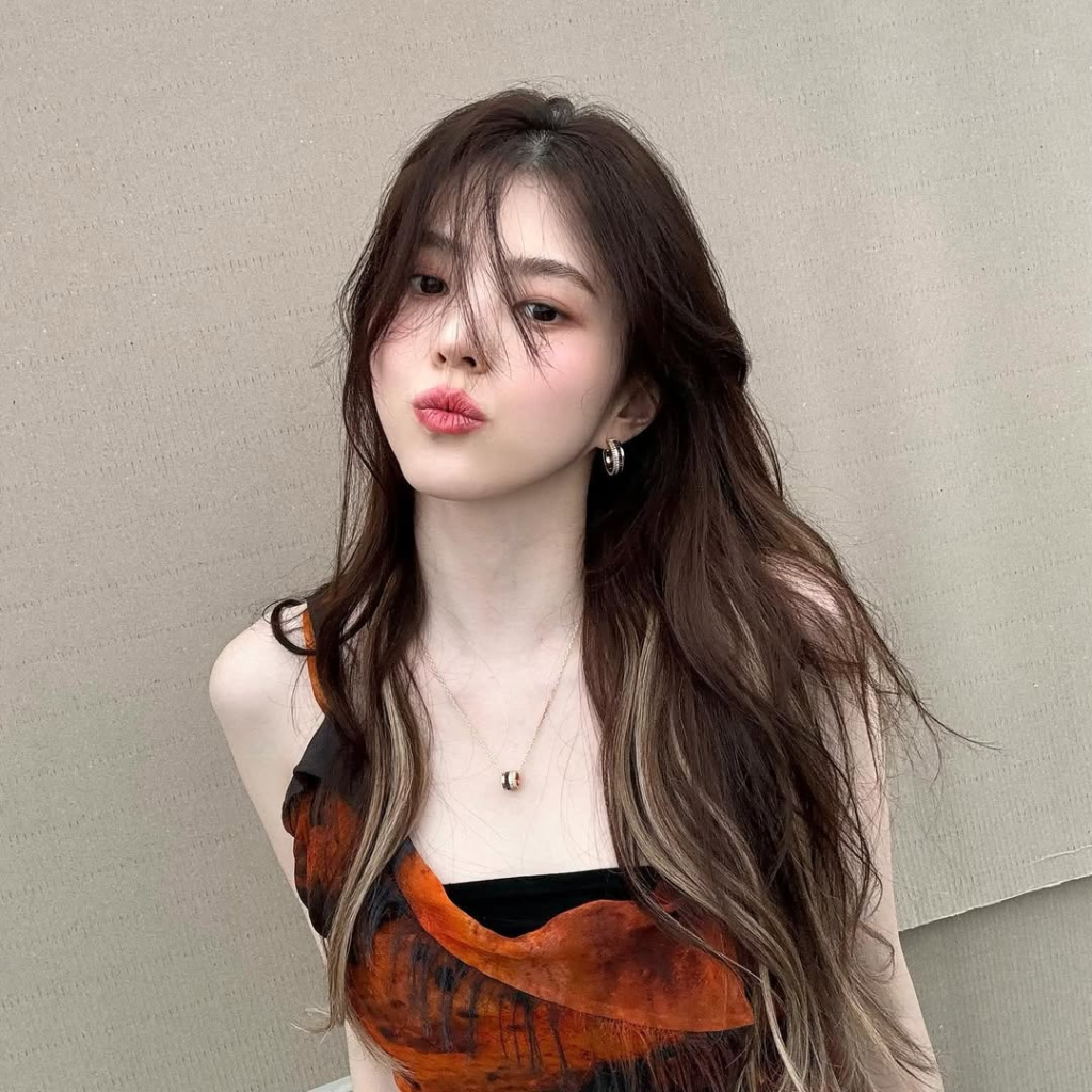 Soi gu thời trang streetstyle cực chất của gái đẹp "hệ chiến" Han So Hee