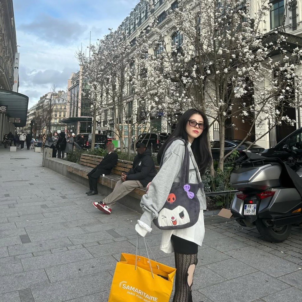 Soi gu thời trang streetstyle cực chất của gái đẹp "hệ chiến" Han So Hee
