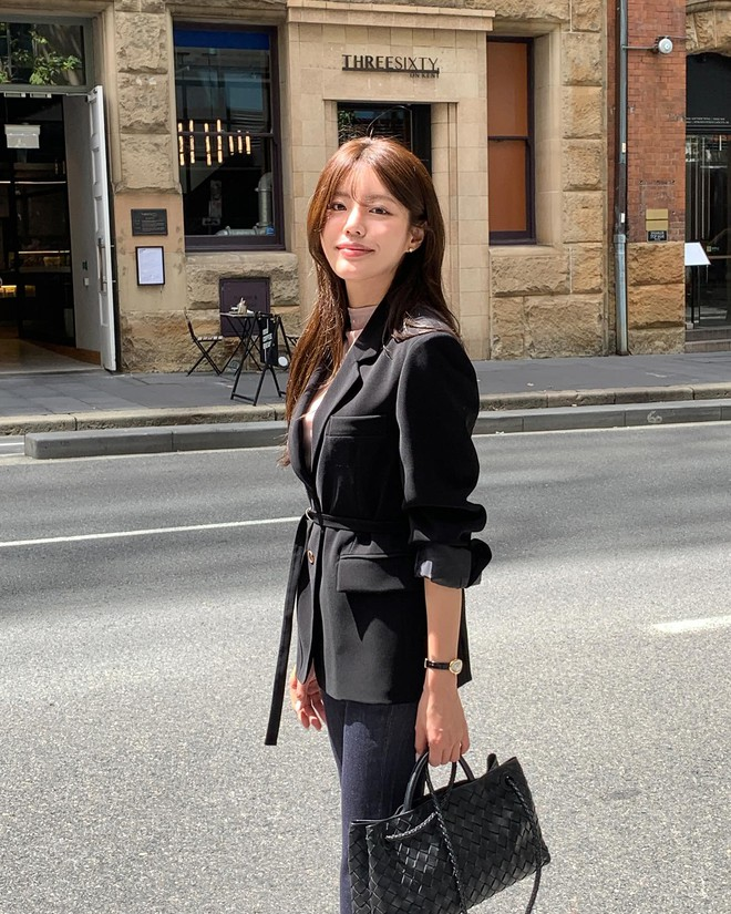 4 món phụ kiện đơn giản nhưng nâng tầm outfit công sở như "IT-girls" Hàn