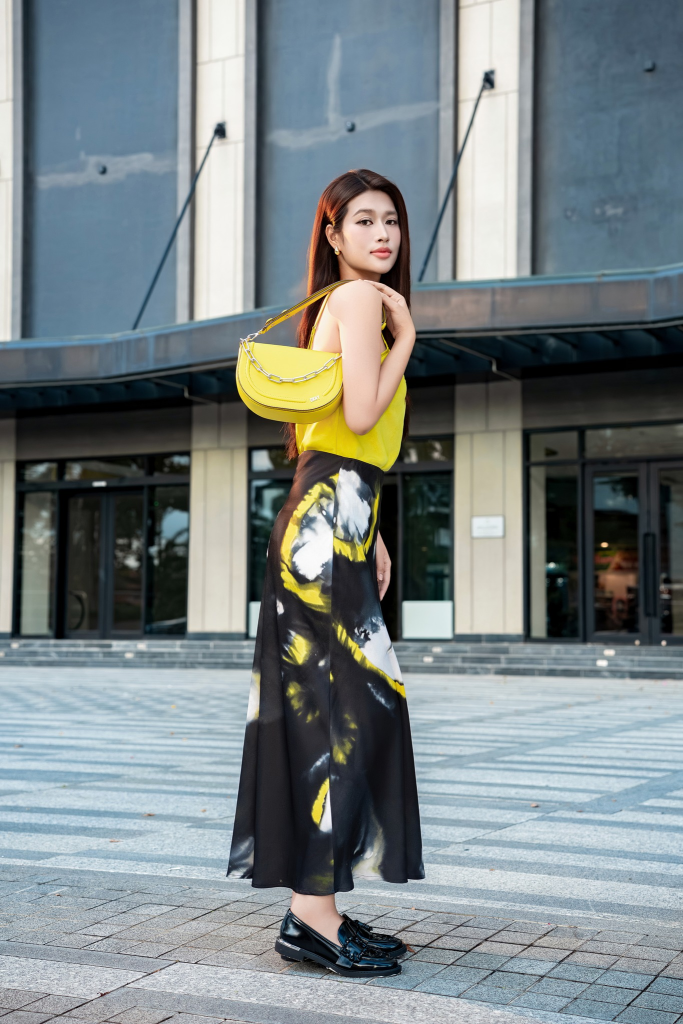 Ngắm phong cách thành thị "Urban-chic" đẳng cấp của Hoa hậu Đoàn Thiên Ân