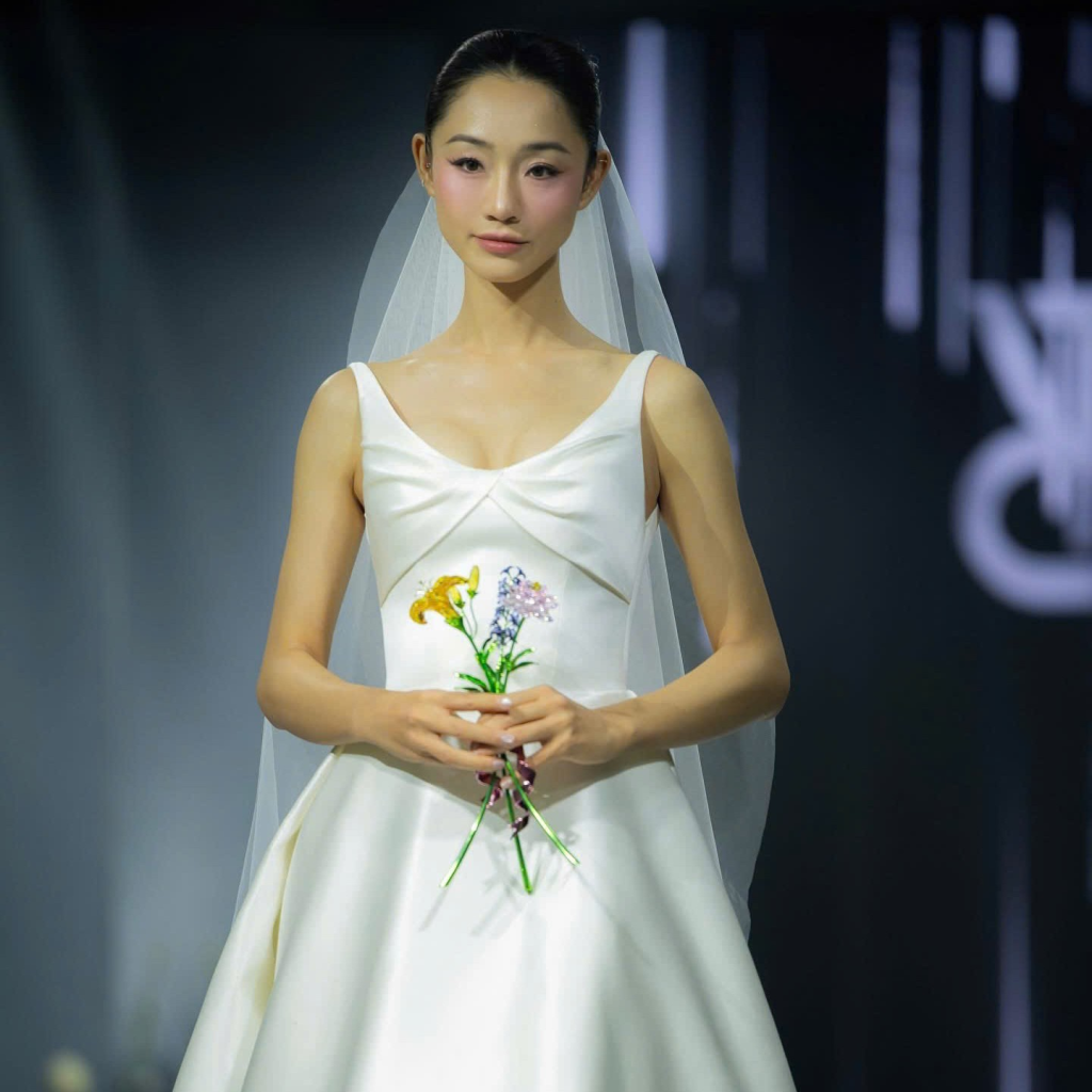 Gợi ý trang sức pha lê tuyệt đẹp cho cô dâu tỏa sáng trong ngày cưới