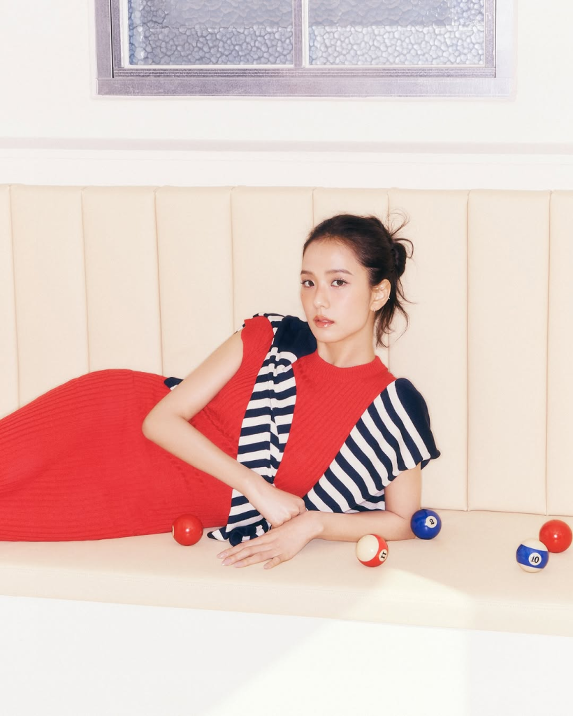 Chinh phục xu hướng Layering mùa mốt Thu–Đông cùng JISOO (BLACKPINK)