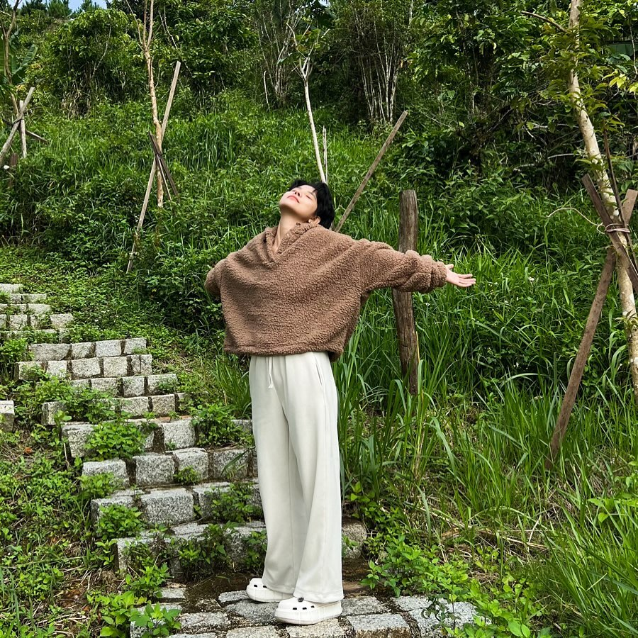 Học "Anh Trai Say Hi" Vũ Cát Tường phối đồ unisex tối giản, sang trọng