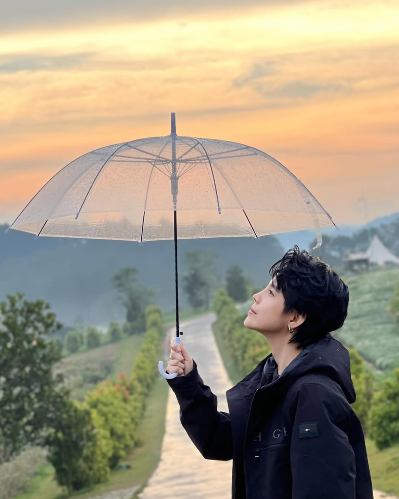 Học "Anh Trai Say Hi" Vũ Cát Tường phối đồ unisex tối giản, sang trọng