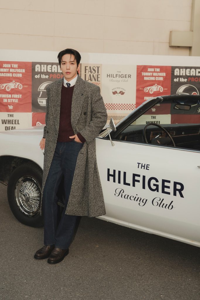 Jung Yong Hwa toát lên nét cổ điển sang trọng, đậm chất quý ông hiện đại. Ảnh: ACFC.