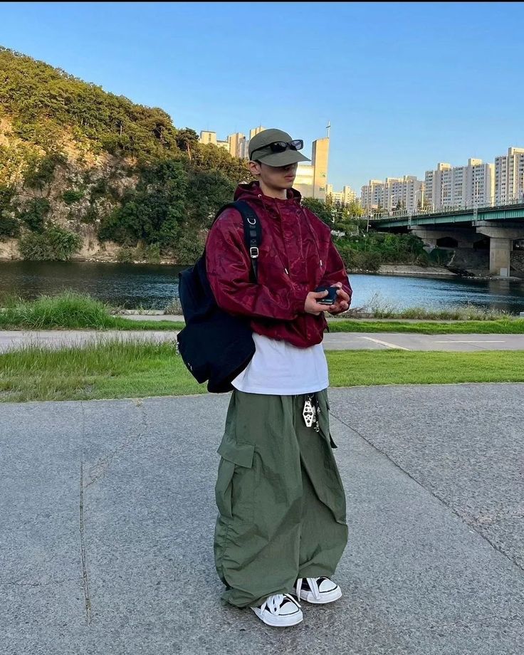 Phong các mặc outfit oversize là lựa chọn lý tưởng cho các chàng trai hiện đại thanh lịch. Ảnh: internet.