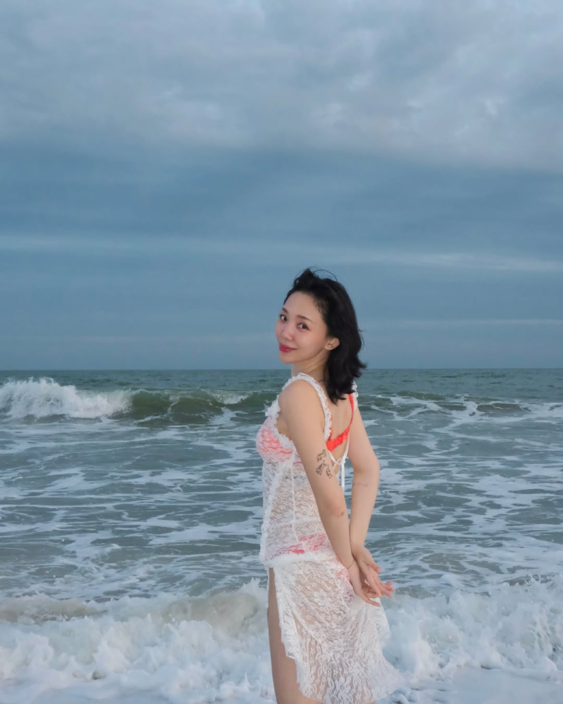 Học muôn cách diện bikini khoe dáng cực hot của "chị đẹp" Tóc Tiên
