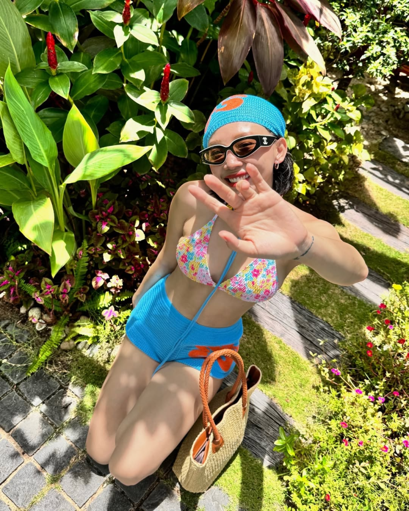 Học muôn cách diện bikini khoe dáng cực hot của "chị đẹp" Tóc Tiên