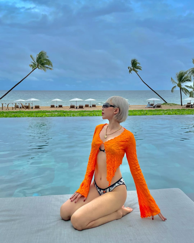 Học muôn cách diện bikini khoe dáng cực hot của "chị đẹp" Tóc Tiên